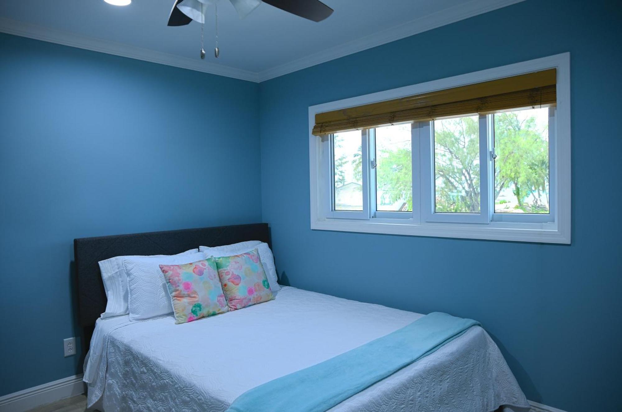 Sheer Bliss Beachview Apt #1 George Town Exteriér fotografie